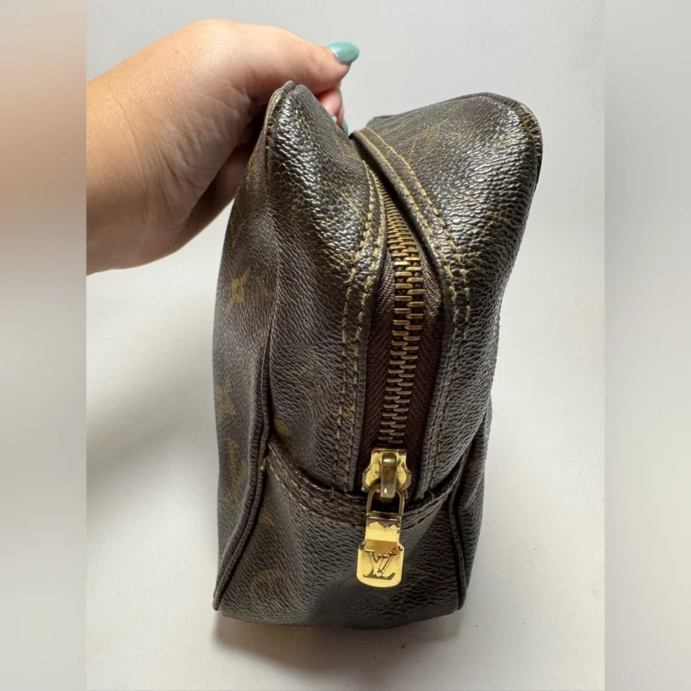SOLF Louis Vuitton Trousse 28 Monogram Toiletry Pouch